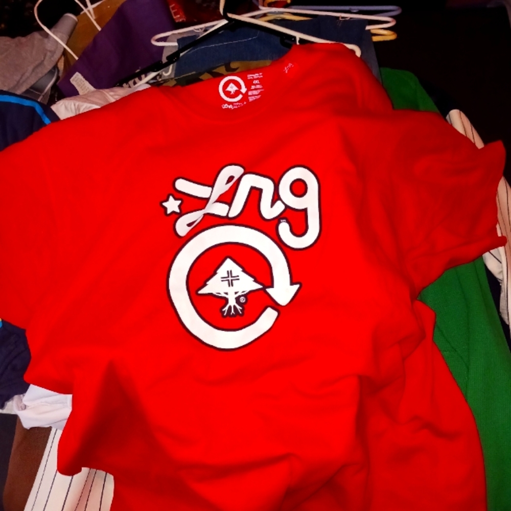 tee shirt